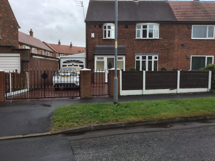 Double room in beautiful family home