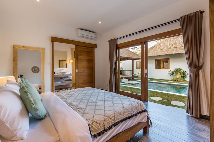 Დაიძინეთ კარგი ძილი ჩვენს მდიდრულ და მიმზიდველ საწოლში