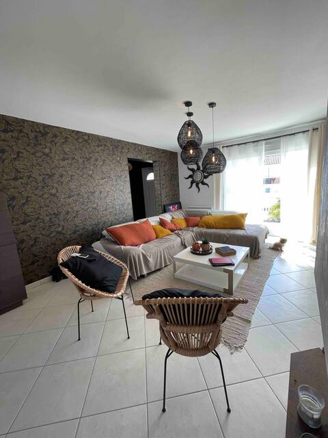 Annonce Airbnb populaire: House with pool, close to beach and shops à La Tranche Sur Mer