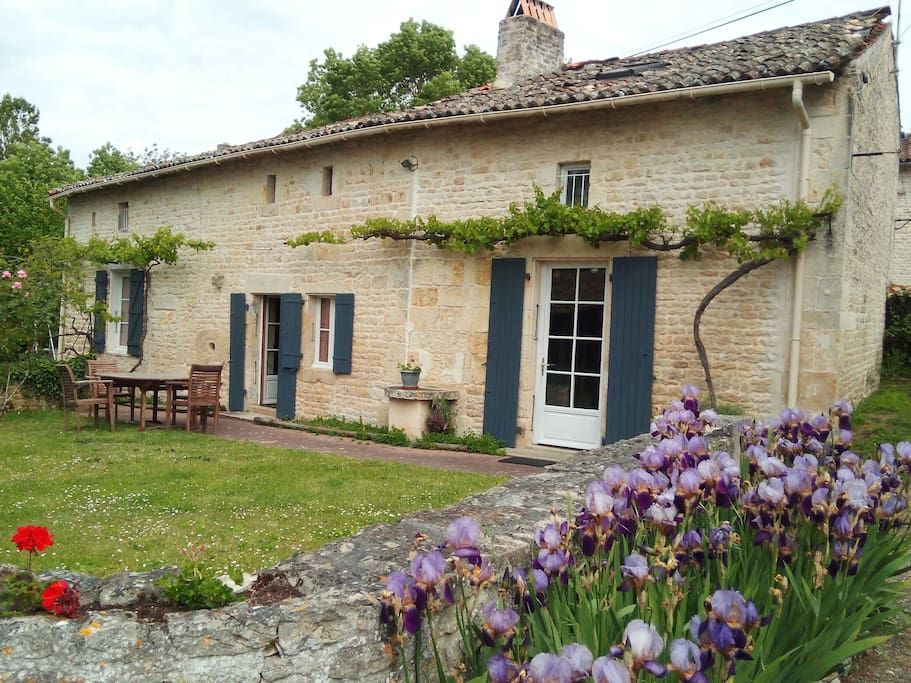 Gîte Deux Lavoirs - Maisons à louer à Périgné, Aquitaine-Limousin