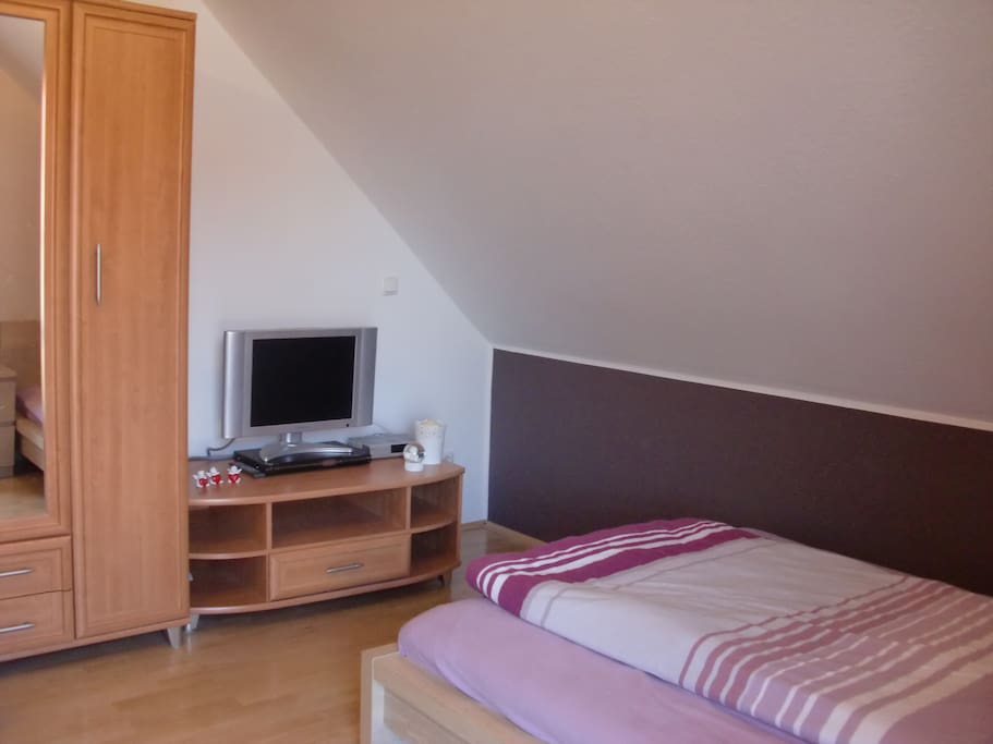 Zimmer 1 mit TV/Room 1 with tv