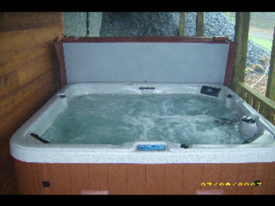 Hot Tub, watch the sunset from here