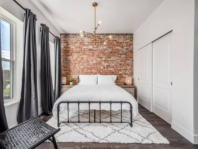 Downtown Columbus | Historic Luxury | Sleeps 14 gallery image 5