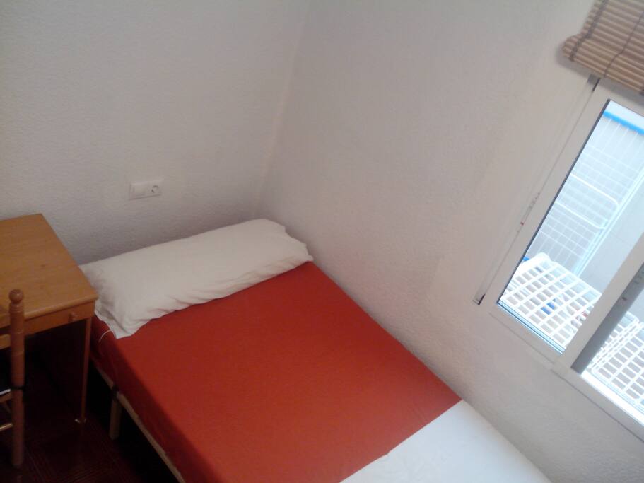 Habitación silenciosa gracias a su tranquilo vecindario.
