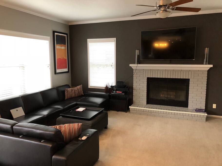 Main level - TV room