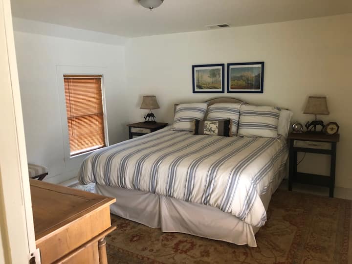 ห้องนอนใหญ่