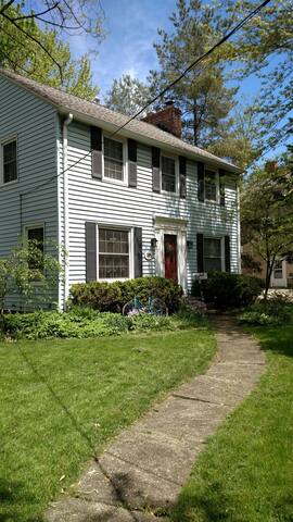 Large, private 2 beds,long term,near airport, BWU