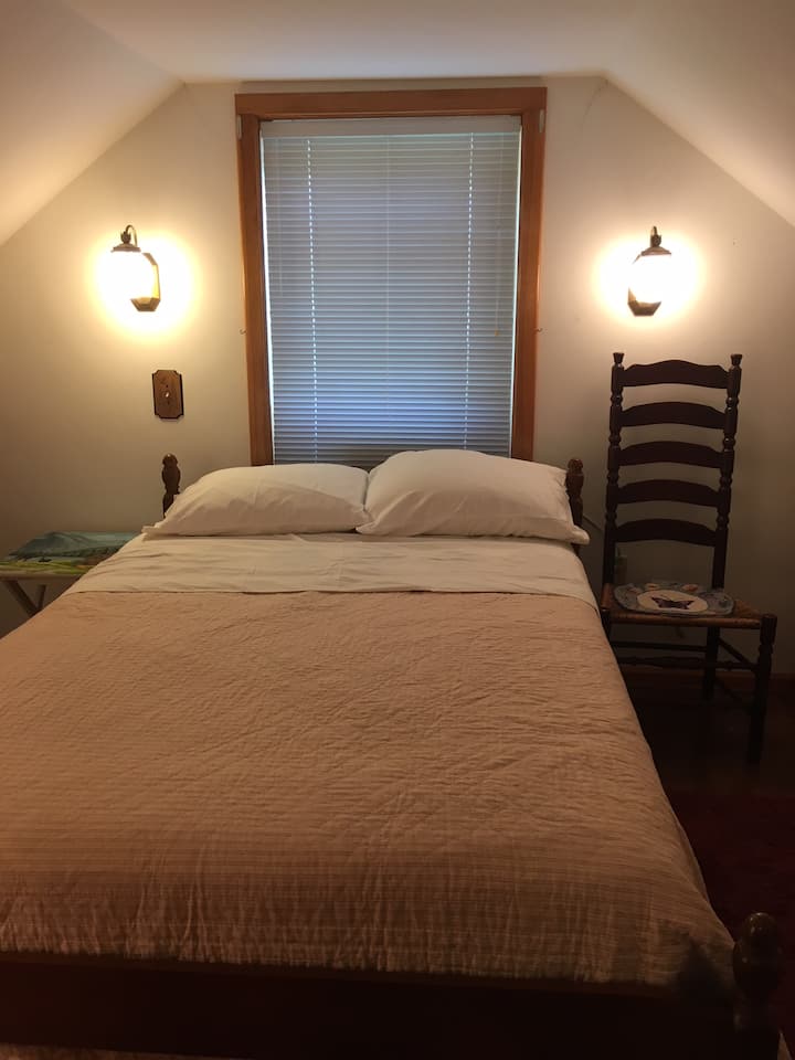 2nd Floor Bedroom 1 - Full Size Bed