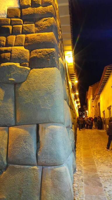 Calle de la piedra de 12 ángulos Hatun Rumiyok
