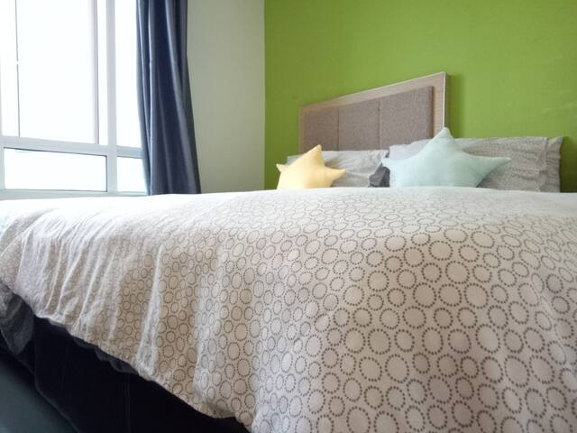 SelesaStudio 2Queen 1Sgle POOL AC WiFi@WakafCheYeh