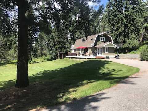 Mountain/Lake View Guesthouse w HotTub!