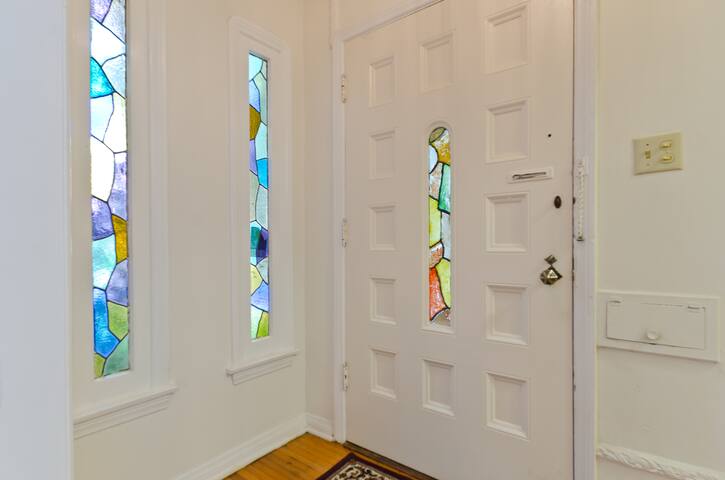 Best LA Location Glamorous Hollywood Duplex gallery image 5