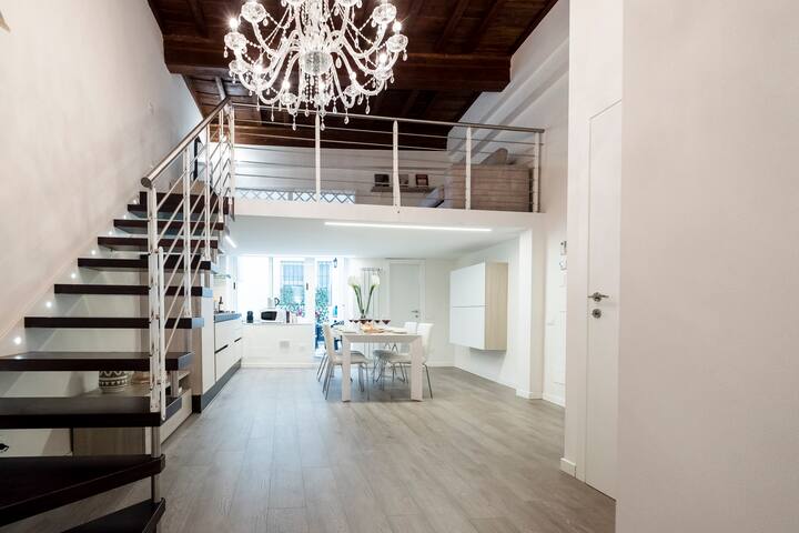 Silver Novella Luxury Apartment – City center gallery image 5