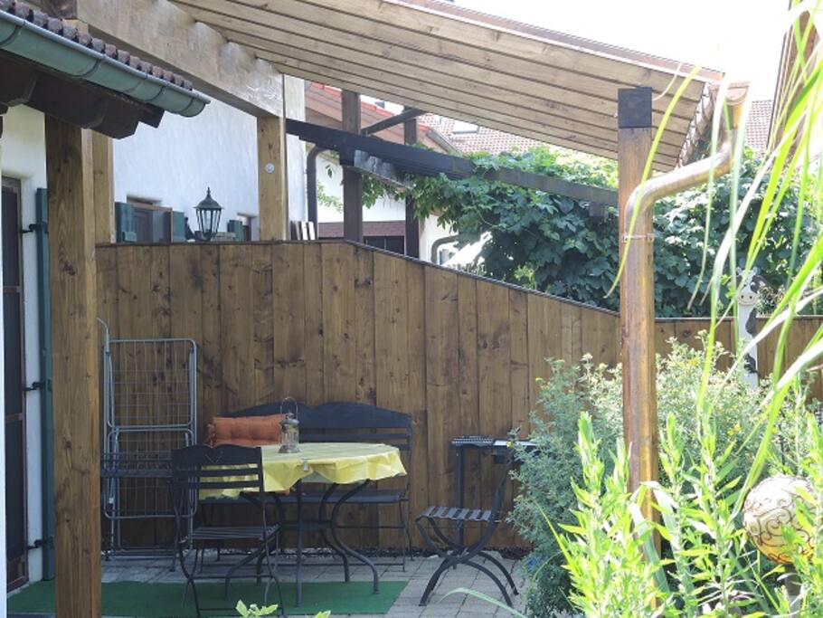 überdachte Terrasse