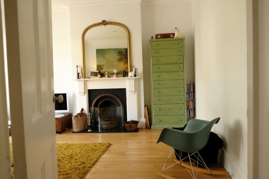 Front reception room and TV room