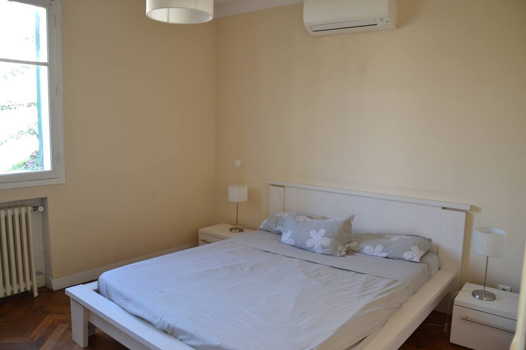 chambre double climatisée au 1er étage