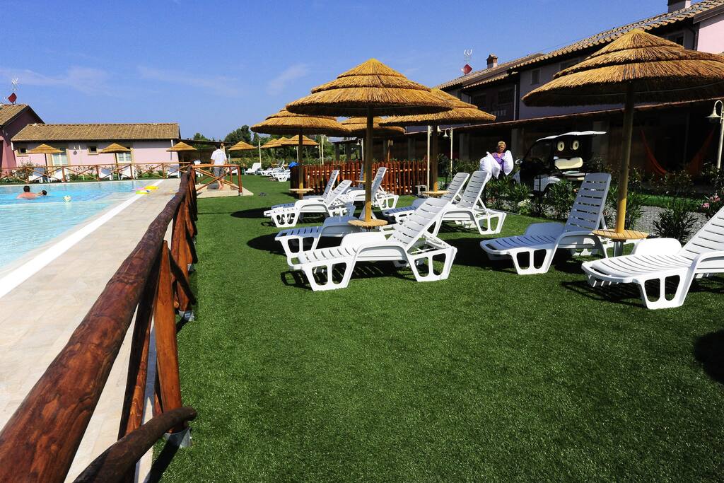 zona solarium in piscina