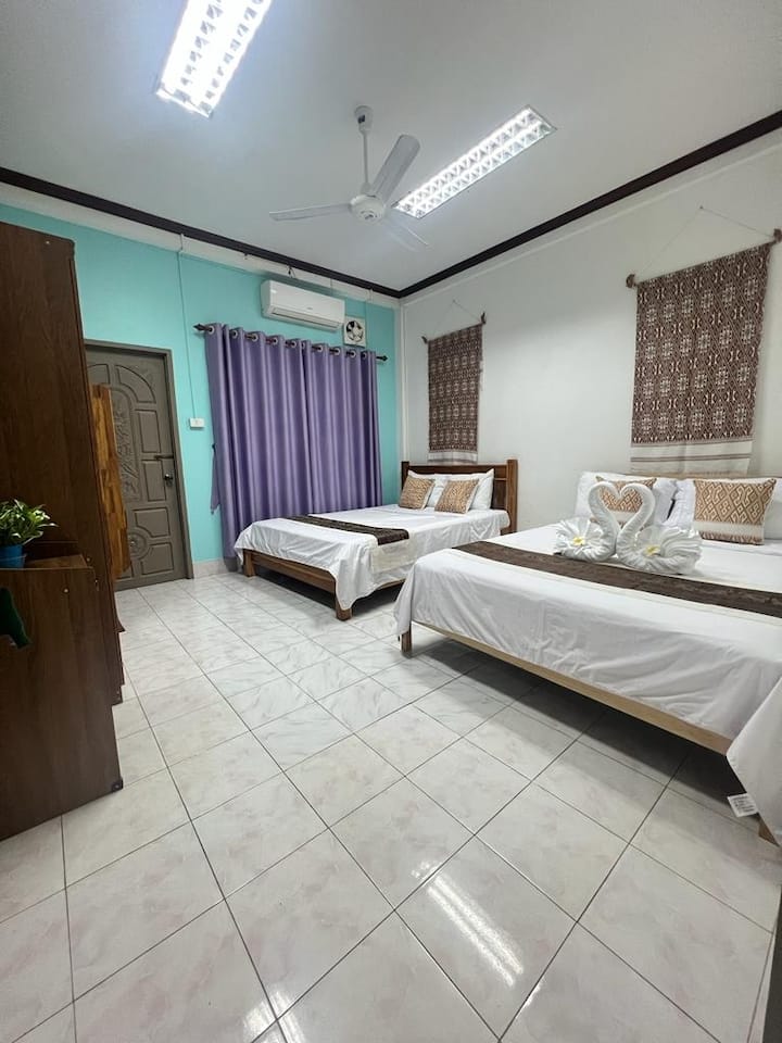 ห้องเตียงแฝด (Twin Bedroom)