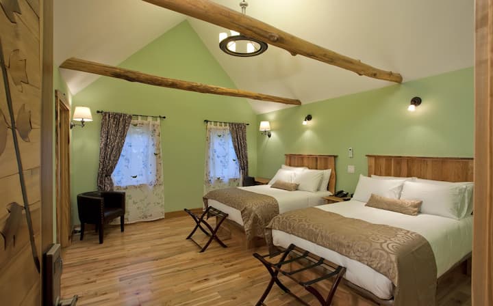 Butterfly Room at the Fenton Inn