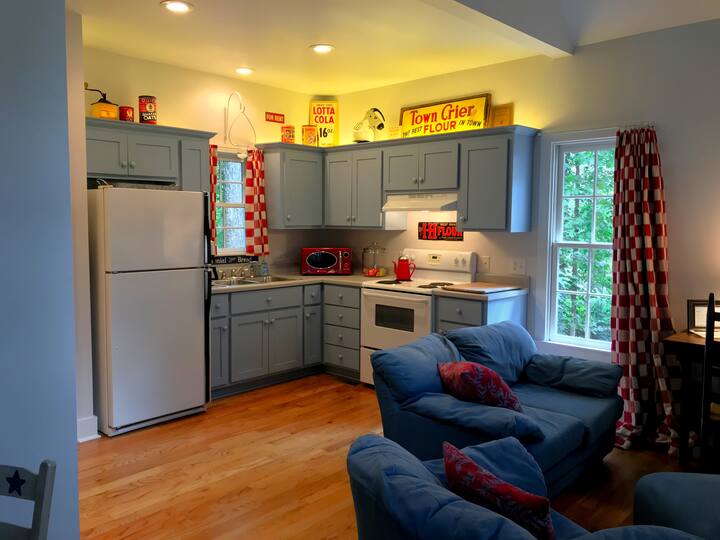 Blount Springs Cottage Loft Apt. Cottages for Rent in Hayden, Alabama