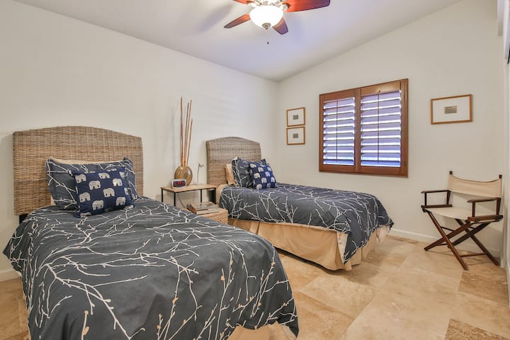 slaapkamer 2 eenpersoonsbedden