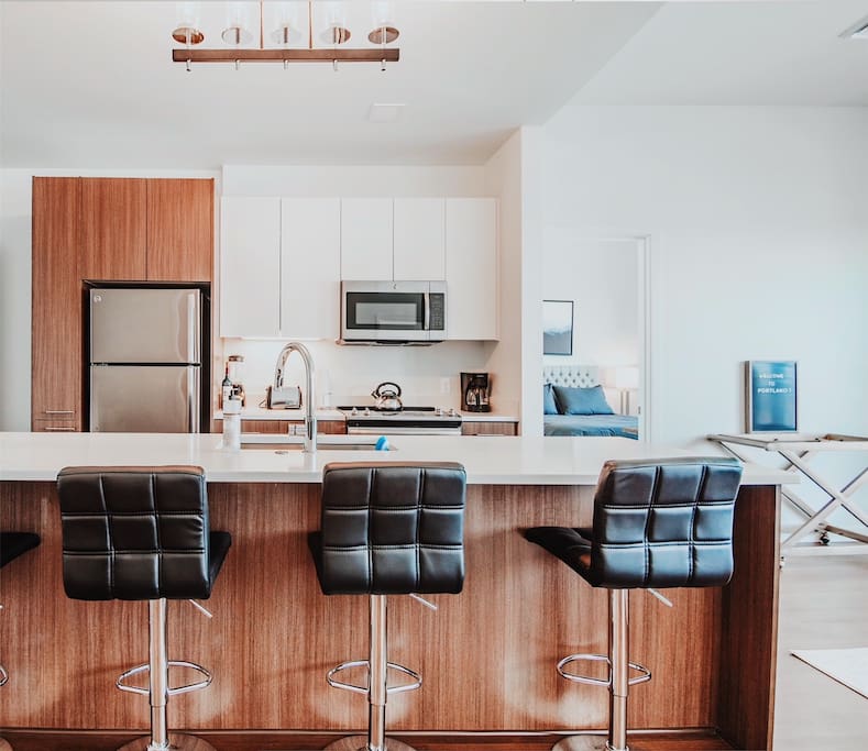 Fully stocked Luxury Chef Kitchen