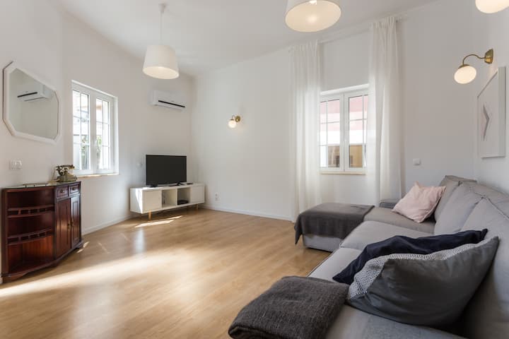 Charming House With Terrace Near The City Center - Faro