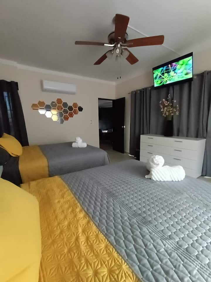Divina Y Espaciosa Casa /Juegos /Céntrico & Lujoso - Cancún