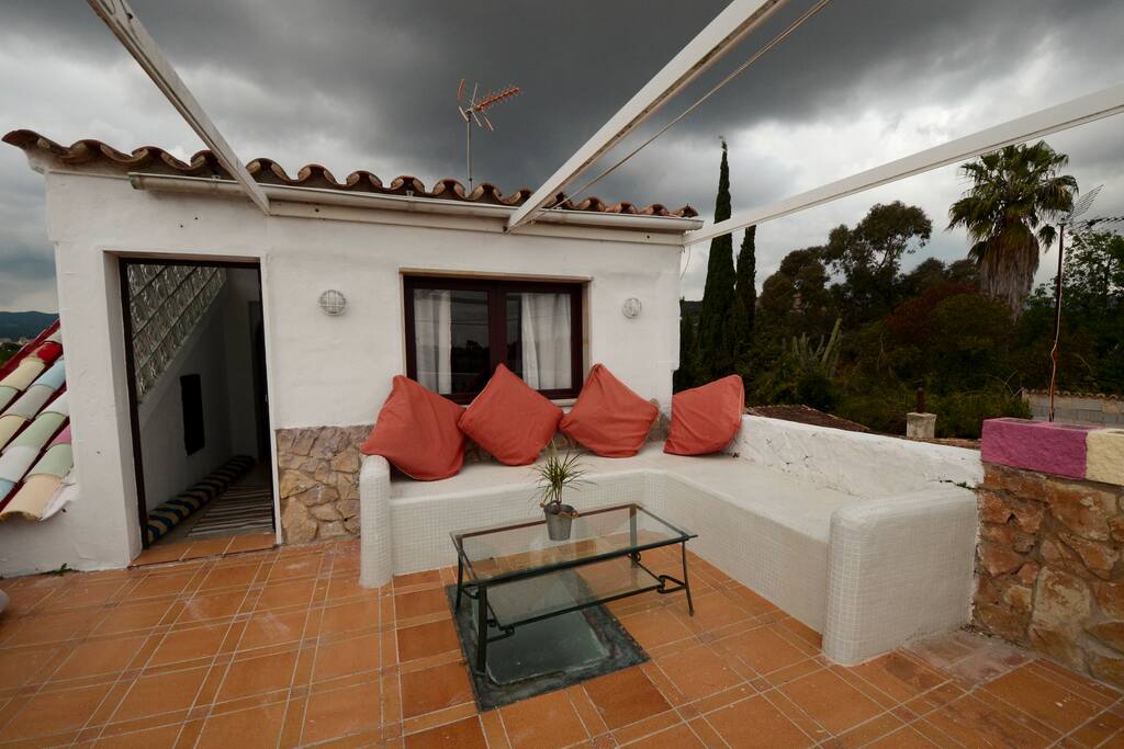 Bonitas vistas y espaciosa terraza con barbacoa y vistas a la montaña