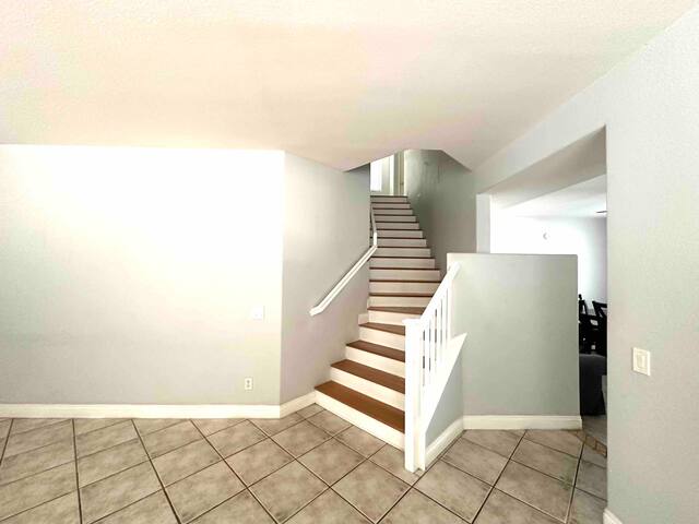 Comfortable, Spacious Home 15 min to The Strip gallery image 3