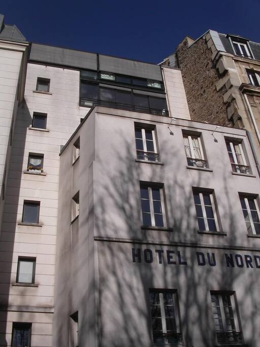 Aux derniers étages de l'hôtel du Nord