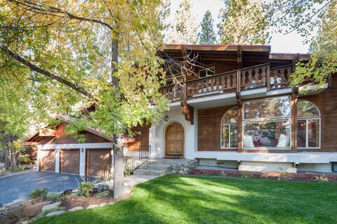 Lrg spacious home/ Kid&Pet friendly/ Walk to LAKE!