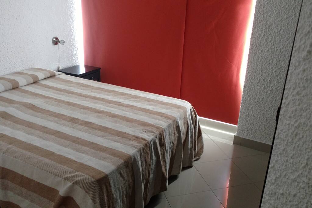 Habitacion con cama matrimonial