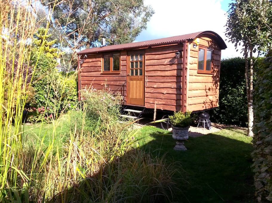 Pilgrims Hut in all it's Des-Res glory!