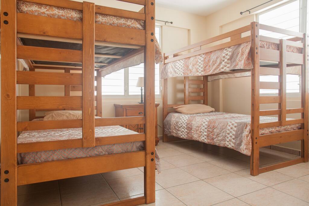 4 full size bed with A/C inverter