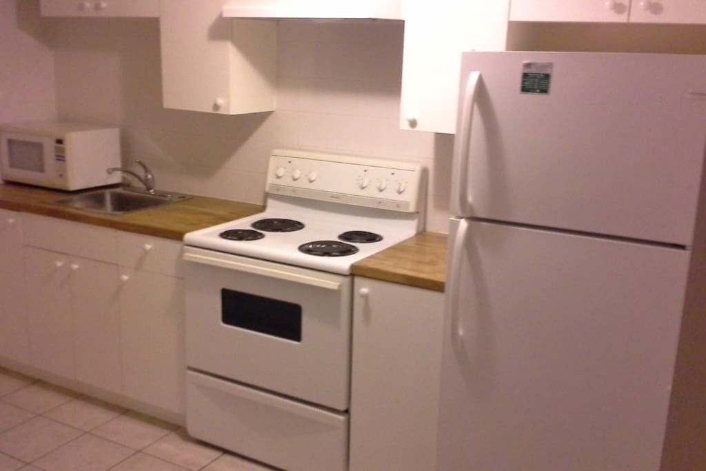 Full kitchen