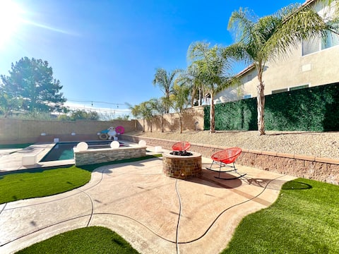 Spacious 4500 ft.², family, Home, Pool jacuzzi