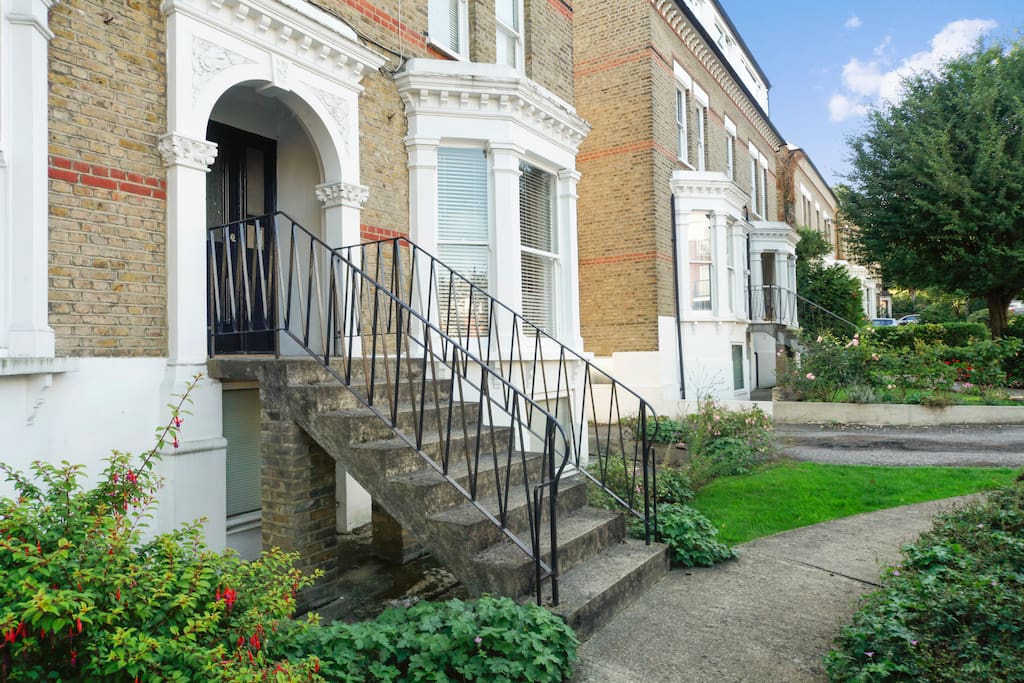 Beautiful, Comfortable Studio Flat in Wimbledon