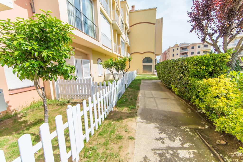 camino al apartamento jardin