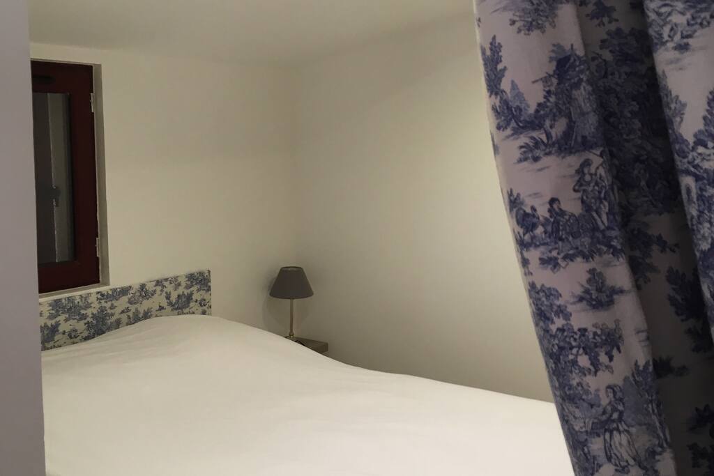 La chambre du rez de chaussée