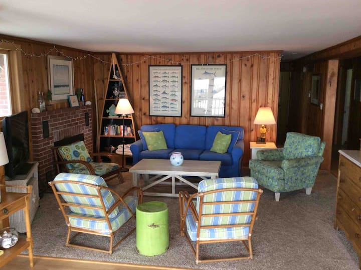 Beachfront Townhome - Spectacular Sunsets, Parking - Dewey Beach, DE