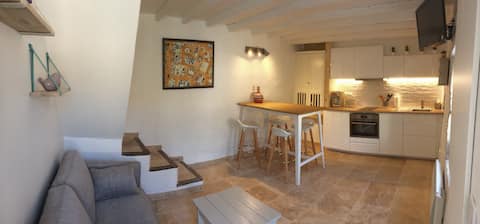 Successful Airbnb property: Quiet in the center with terrace and air conditioning in Saint Rémy De Provence