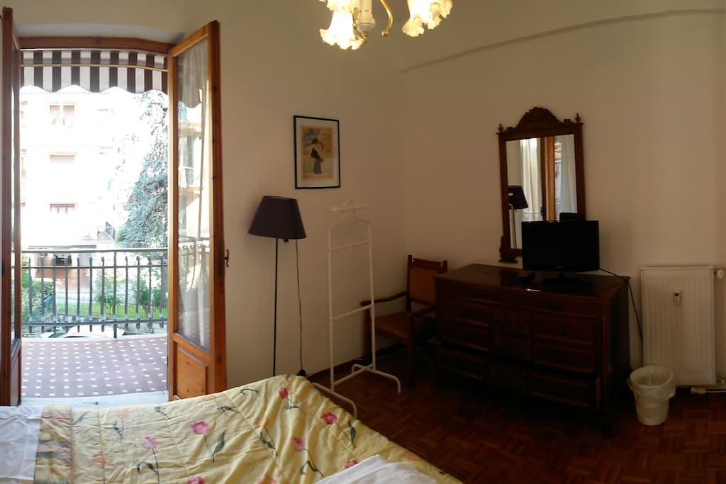 CAMERA 1
