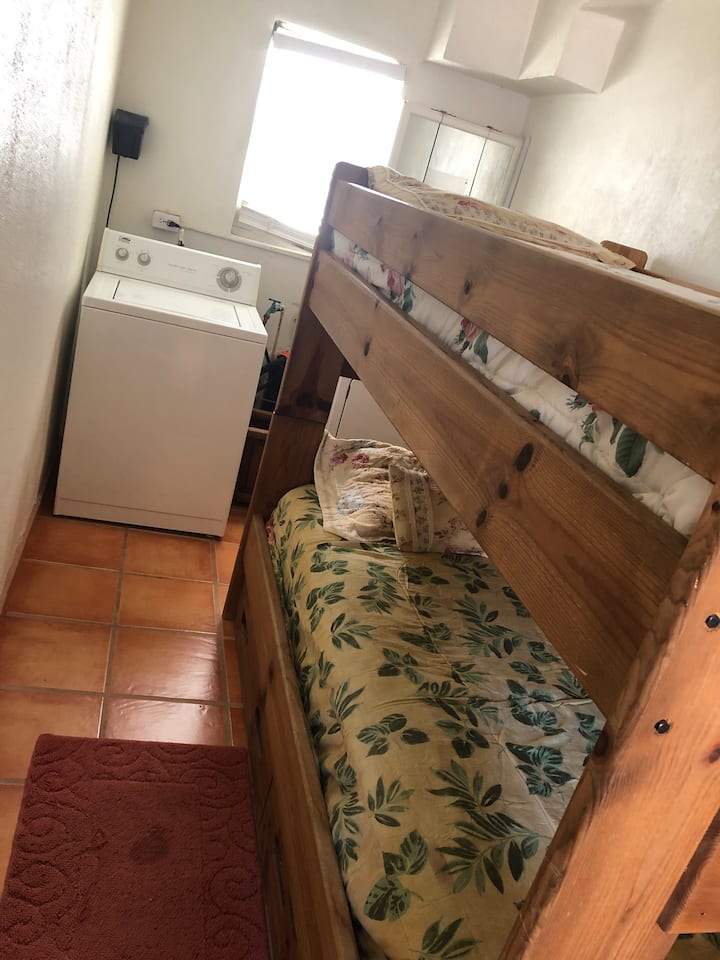 1/2 bedroom/laundry room 