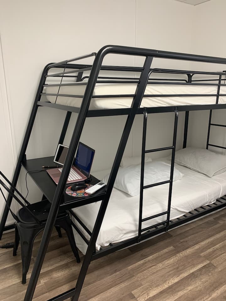 غرفة النوم 2