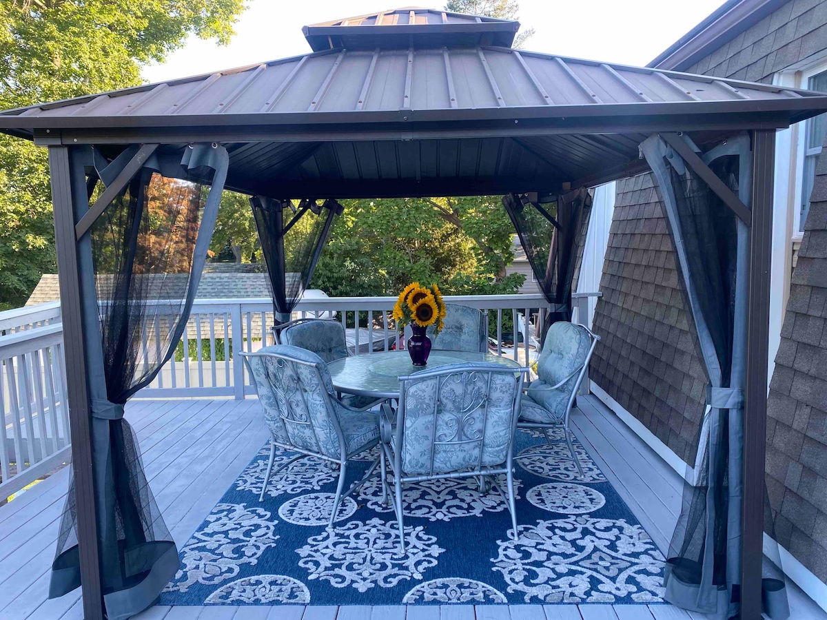 Spacious Apt. w/ Private Deck on the North Fork Apartments for Rent