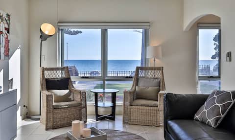 Successful Airbnb property: Esplanade- 100m to Henley Square in Adelaide