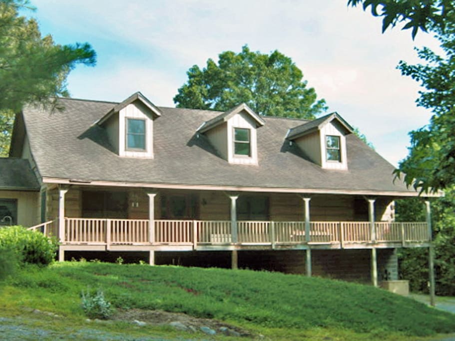 Welcome to our beautiful log home in the Tennessee mountains!
