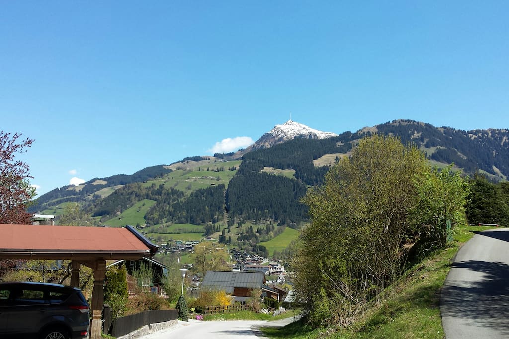 Die Aussicht von unserem Haus auf das Kitzbüheler Horn