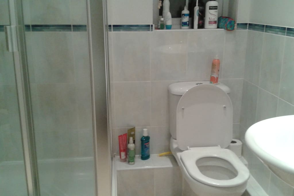 Ensuite bathroom with double bedroom